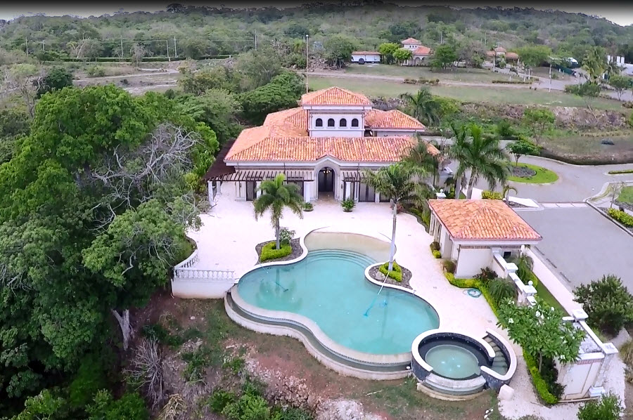 Luxury home in Hacienda del Mar